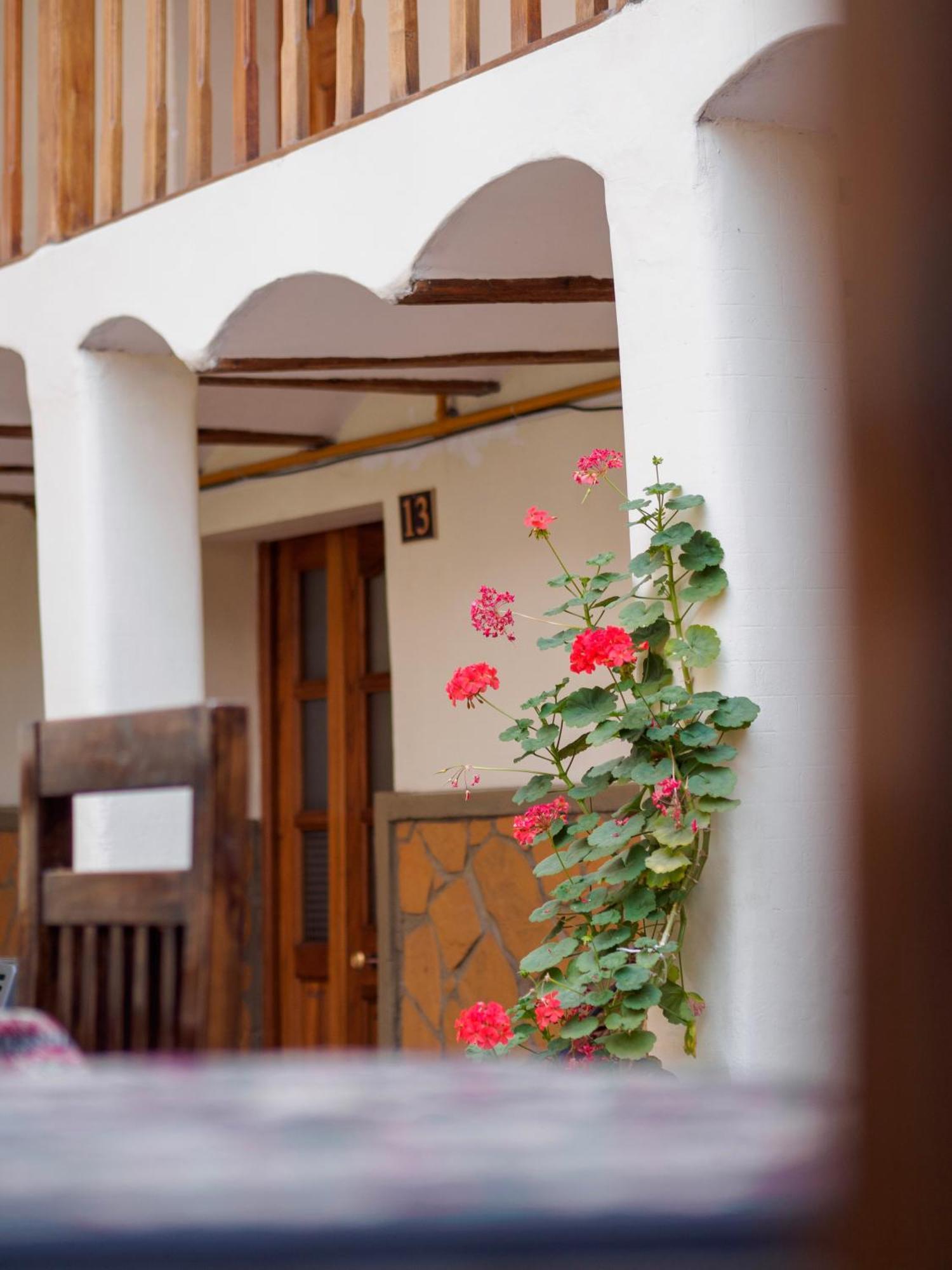 Los Faroles Hostal Potosí エクステリア 写真