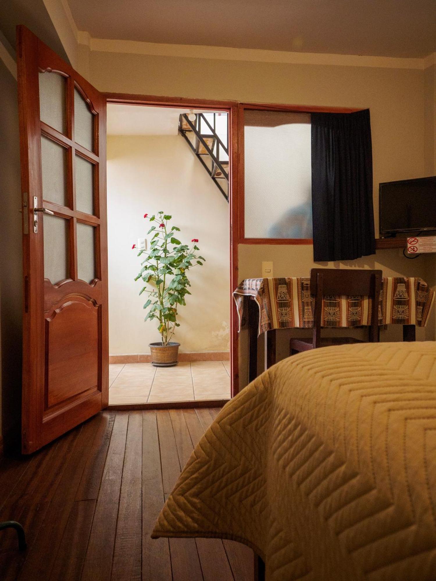 Los Faroles Hostal Potosí エクステリア 写真